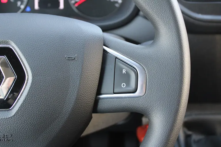 Renault Master Bakwagen + laadklep T35 2.3 dCi 165PK Achteruitrijcamera, Airco, BlueTooth, Cruise control, DHollandia Bakopbouw met laadklep afbeelding 13