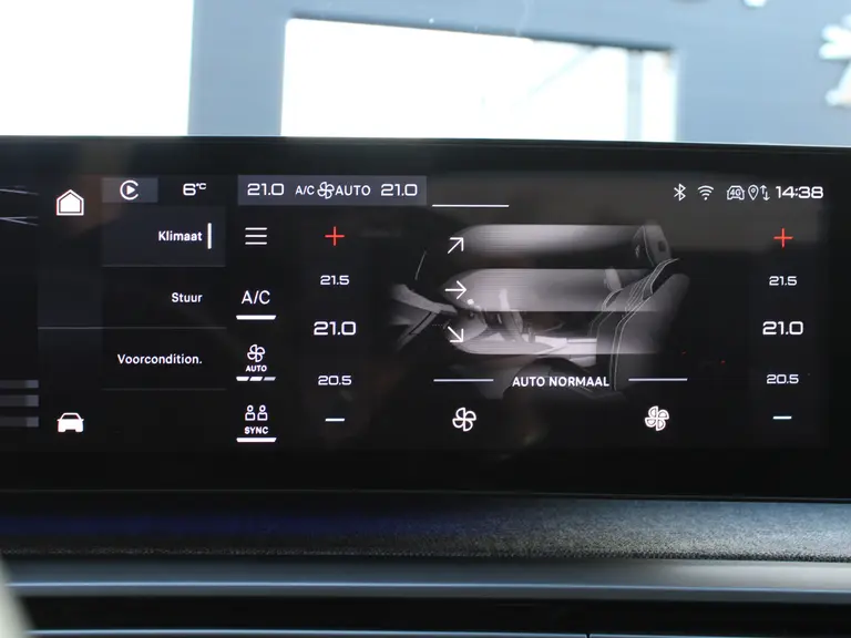 Peugeot E-3008 Allure 73 kWh 214PK Automaat Navigatie, Rondomzichtcamera, Keyless Entry & Start, Parkeersensoren Voor & Achter afbeelding 27