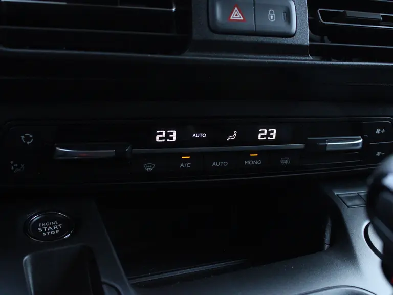 Citroën Berlingo 1.5 BlueHDi 100PK S&S L1 1000kg laadvermogen Achteruitrijcamera, Keyless Entry & Start, Draadloze Telefoonlader, Apple Carplay, Android Auto afbeelding 22