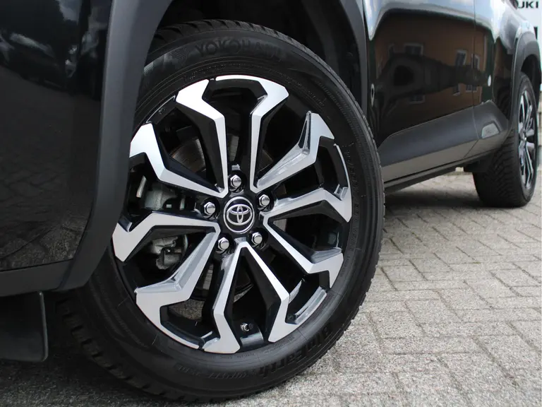 Toyota Yaris Cross 1.5 Hybrid Dynamic Navigatie, Achteruitrijcamera, Climate Control, Bluetooth afbeelding 3