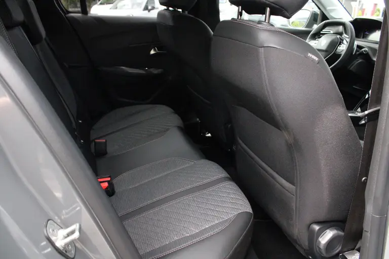 Peugeot 208 Allure 1.2 Hybrid 100PK e-DCS6 Automaat Navigatie, Achteruitrijcamera, Stoelverwarming, Adaptieve Cruise Control afbeelding 18