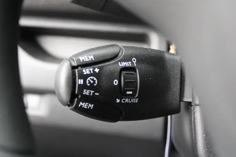 Peugeot Expert 2.0 BlueHDI 145PK L3 Dubbele Cabine Navigatie, Achteruitrijcamera, Trekhaak Afneembaar, Airco, Parkeersensoren Achter, Bluetooth, Cruise Control afbeelding 13