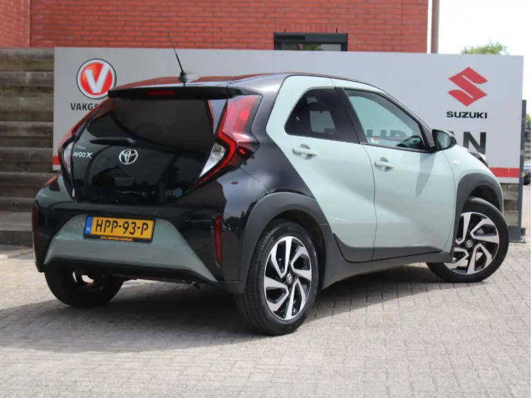 Toyota Aygo X 1.0 VVT-i S-CVT Pulse Automaat Adaptieve Cruise Control, Carplay/Android Auto, Achteruitrijcamera, Airco afbeelding 2