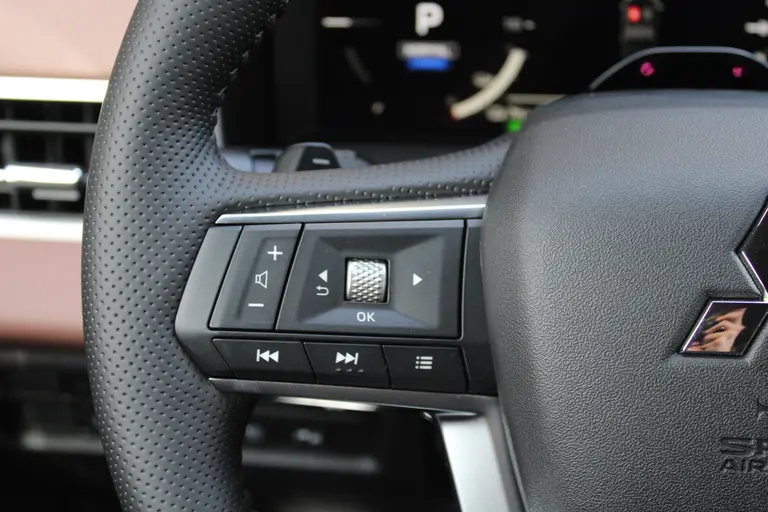 Mitsubishi Outlander 2.4 PHEV Instyle+ Lederen interieur, Elek.glazen panoramadak, Massage stoelen, 20" LM velgen, afbeelding 15