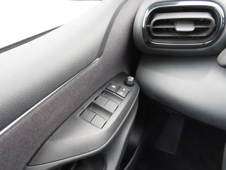 Toyota Yaris 1.5 Hybrid Dynamic, Automaat, ORG NL, 10.000 KM. LM-Velgen, Apple carplay/Androidauto afbeelding 26