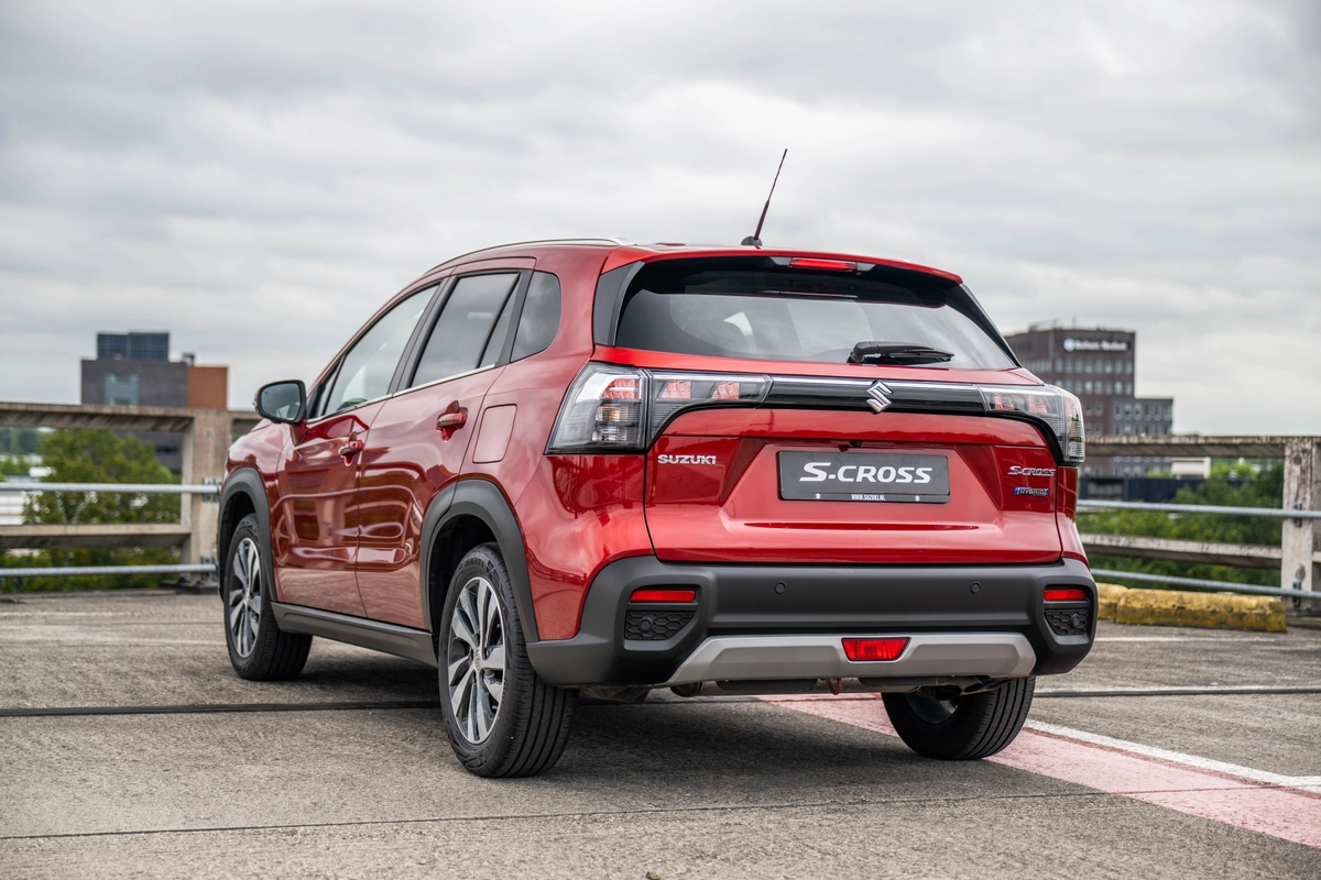 Suzuki S-Cross Versteeg Buurman Barneveld Ermelo Deventer Nunspeet.jpg