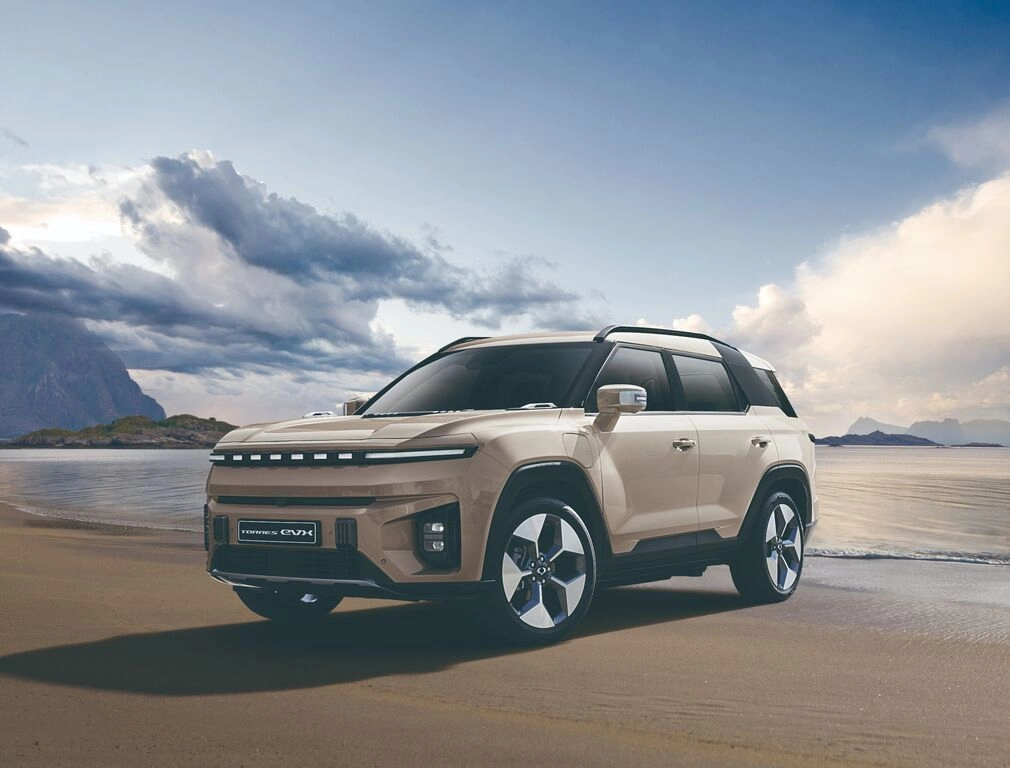 KGM Torres EVX Auto Versteeg Buurman (12).jpg